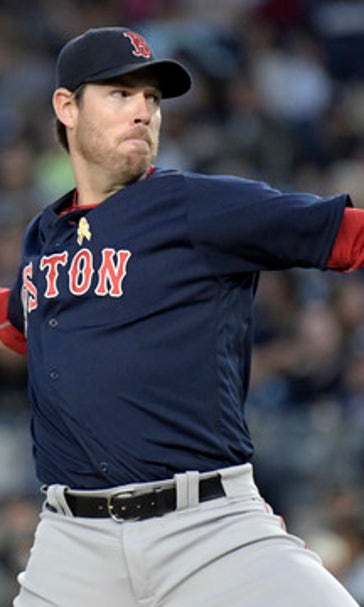 Fister finalizes $4M deal with Rangers, who need starters